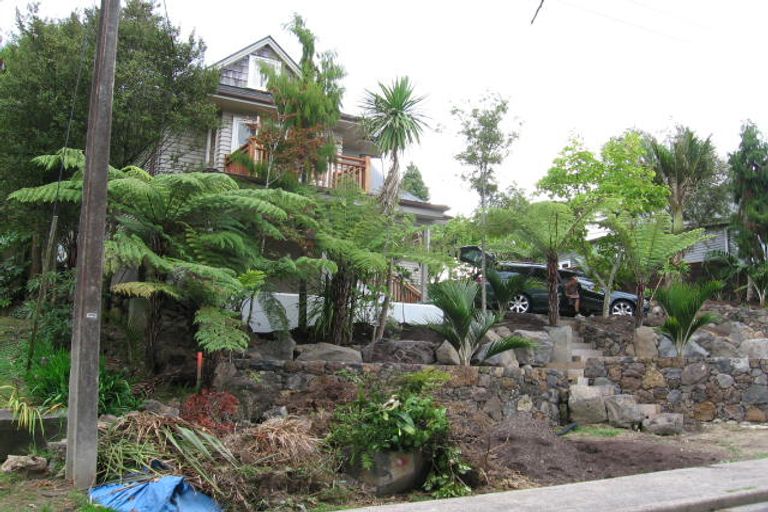 Photo of property in 11 Miha Road, Titirangi, Auckland, 0604