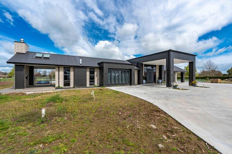 Photo of property in 275 Racecourse Road, Cambridge, 3493