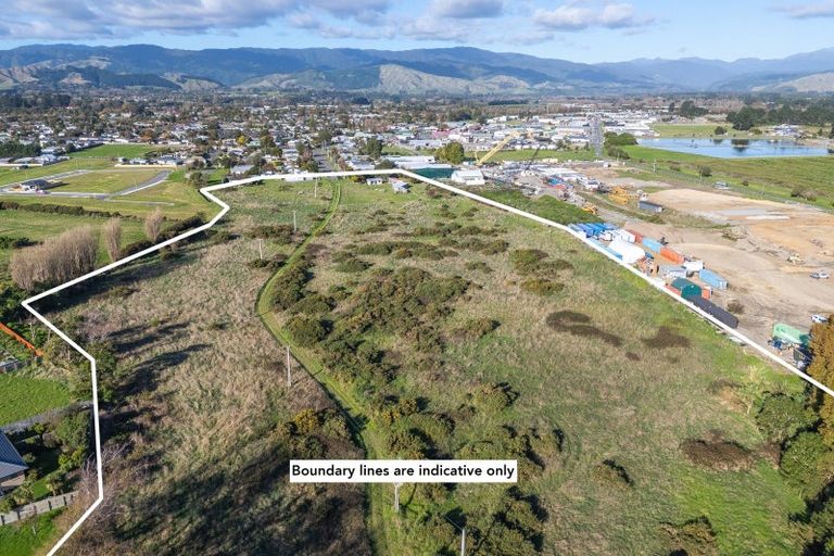 Photo of property in 32 Temuera Street, Otaki, 5512