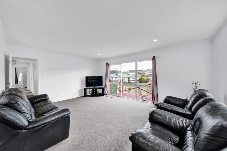 Photo of property in 35 Herekawe Drive, Spotswood, New Plymouth, 4310