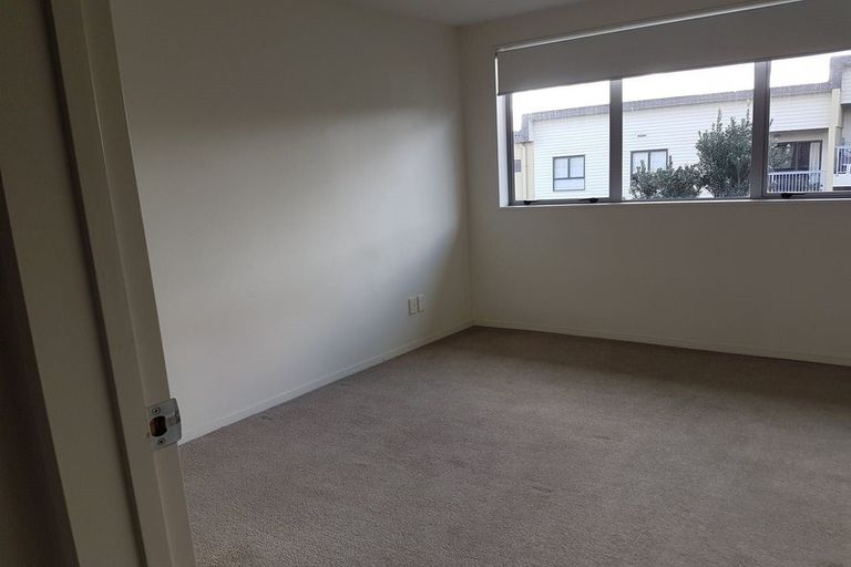 Photo of property in 6/1 Gracechurch Drive, Flat Bush, Auckland, 2016