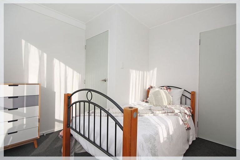 Photo of property in 10 Pratt Avenue, Foxton Beach, Foxton, 4815