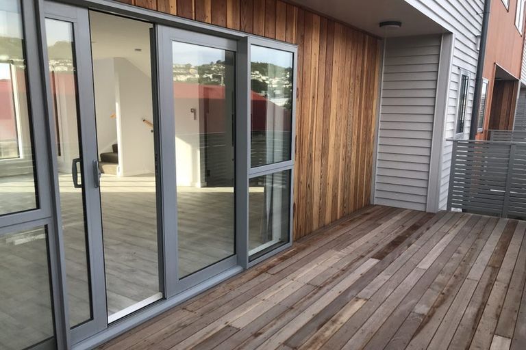 Photo of property in 121u3 Rongotai Road, Kilbirnie, Wellington, 6022