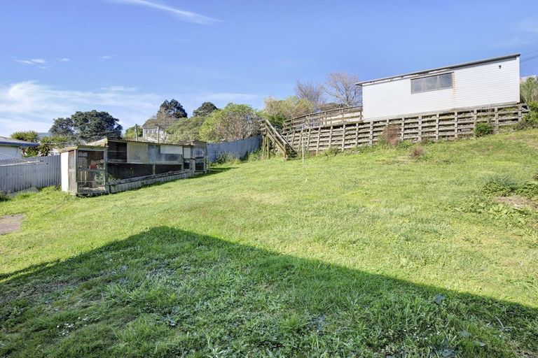 Photo of property in 172 Champion Street, Cannons Creek, Porirua, 5024
