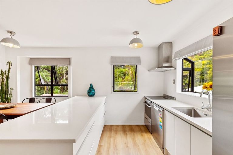 Photo of property in 9 Luxor Place, Massey, Auckland, 0614