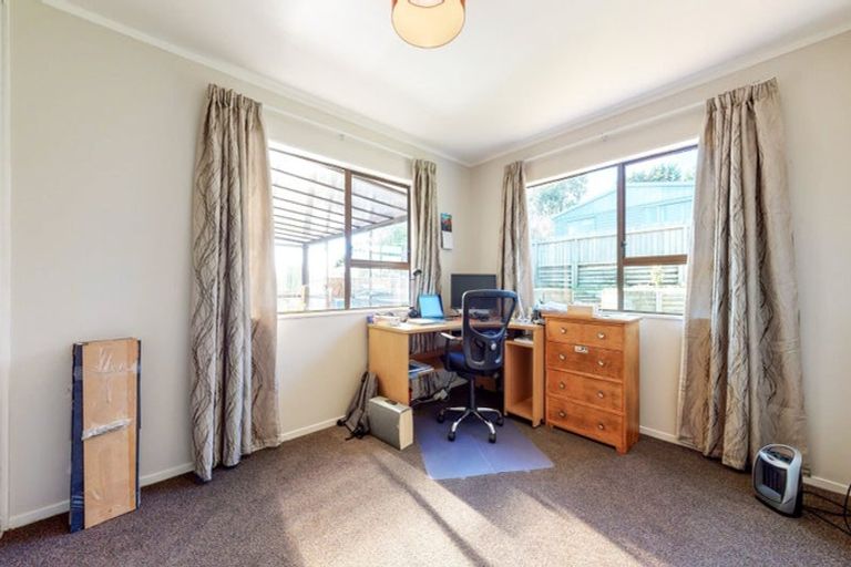 Photo of property in 3 Gaff Place, Whitby, Porirua, 5024