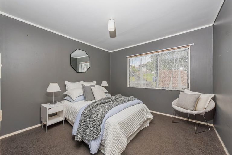 Photo of property in 2/109 Don Buck Road, Massey, Auckland, 0614