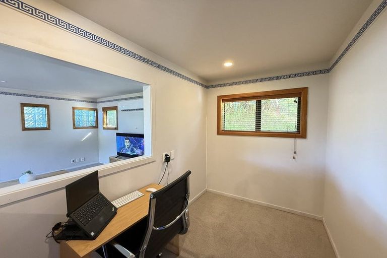 Photo of property in 37 Cornwall Road, Lyttelton, 8082