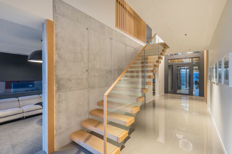 Photo of property in 14 Shalimar Crescent, Khandallah, Wellington, 6035