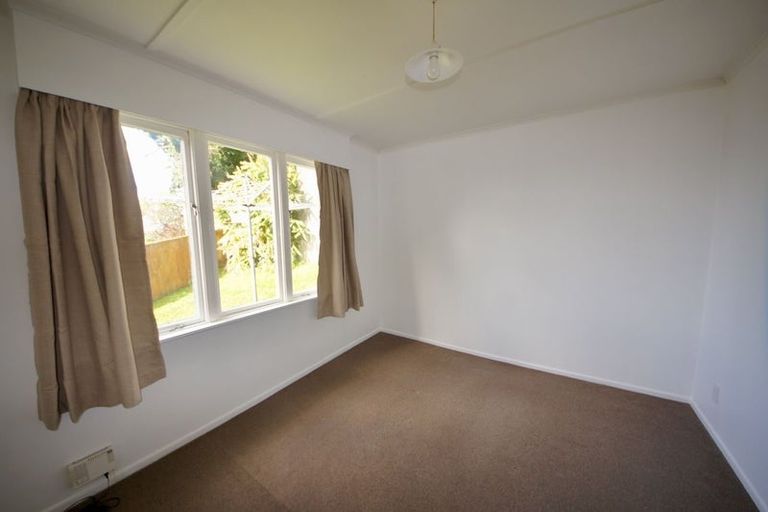 Photo of property in 49 Garden Road, Northland, Wellington, 6012