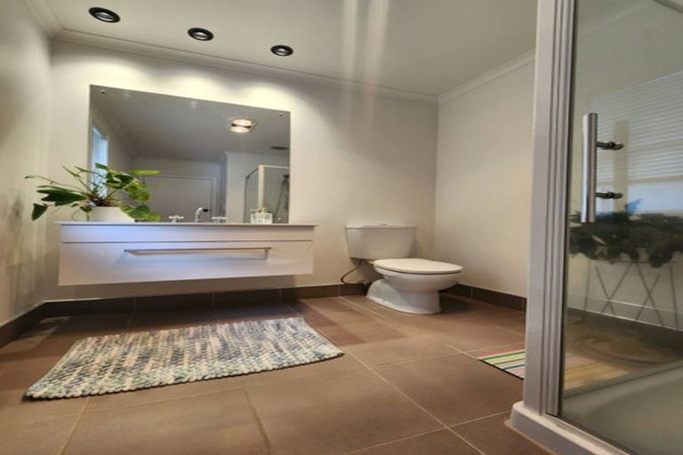 Photo of property in 7 Renata Crescent, Te Atatu Peninsula, Auckland, 0610