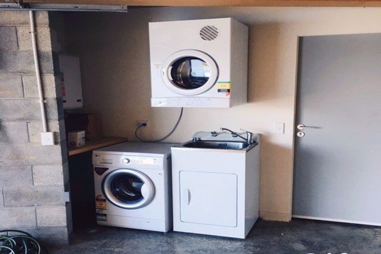 Photo of property in 16 Dungarvan Road, Newlands, Wellington, 6037