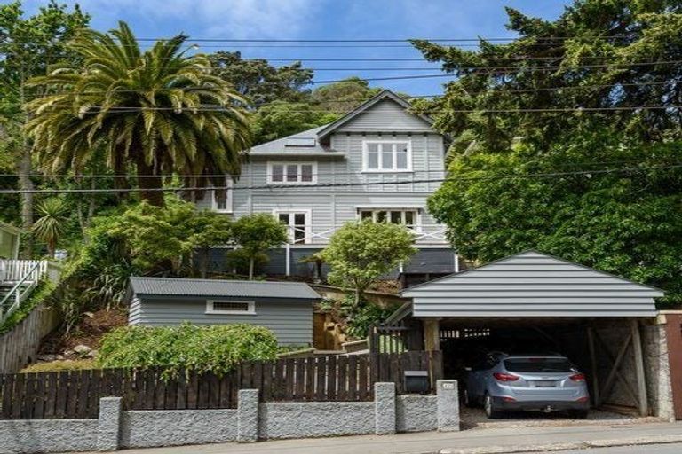 Photo of property in 135 Glenmore Street, Kelburn, Wellington, 6012