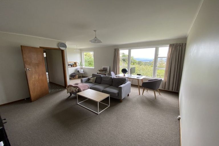 Photo of property in 2b Garden Road, Northland, Wellington, 6012