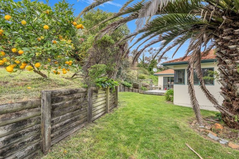 Photo of property in 30 Capricorn Place, Kawaha Point, Rotorua, 3010