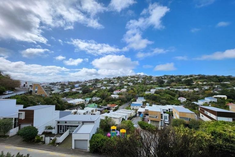 Photo of property in 65u5 Tiketike Way, Brooklyn, Wellington, 6021