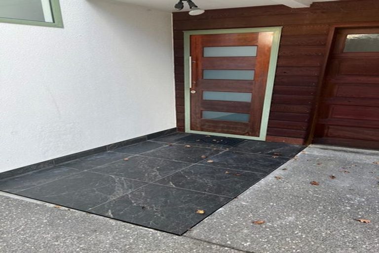 Photo of property in 2/224 Forrest Hill Road, Forrest Hill, Auckland, 0620