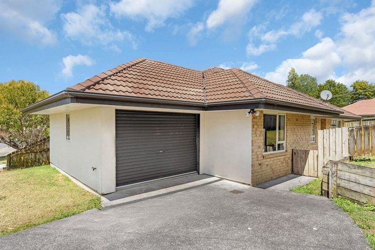 Photo of property in 17 Cretian Crescent, Henderson, Auckland, 0612