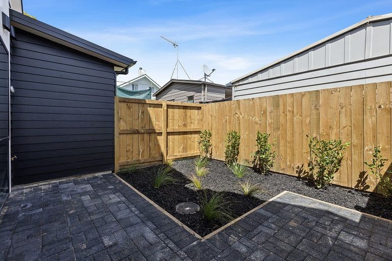 Photo of property in 2/19 Beale Street, Hamilton East, Hamilton, 3216