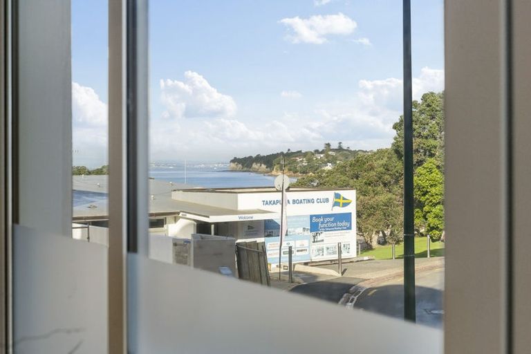 Photo of property in The Sands Apartments, 18/47 The Strand, Takapuna, Auckland, 0622