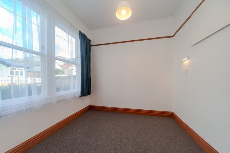 Photo of property in 12 Rolleston Street, Mount Cook, Wellington, 6021