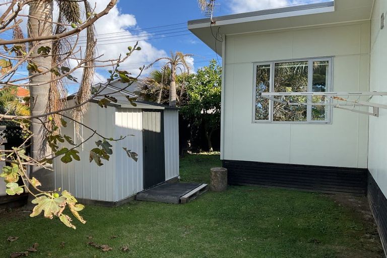 Photo of property in 15 Old Lake Road, Narrow Neck, Auckland, 0624