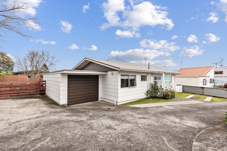 Photo of property in 3/166 Ngamotu Road, Spotswood, New Plymouth, 4310