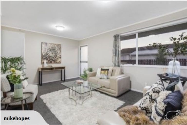 Photo of property in 1/76a Mckenzie Road, Mangere Bridge, Auckland, 2022