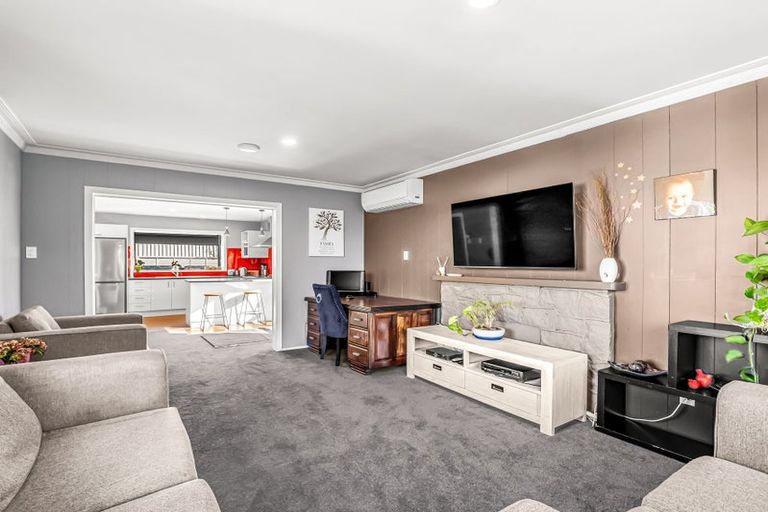 Photo of property in 409 Main Road North, Redwood, Christchurch, 8051