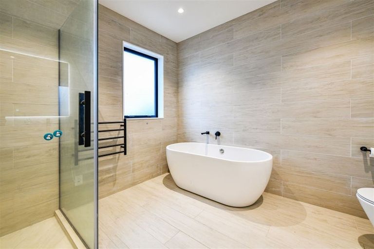 Photo of property in 14a Mantra Road, Massey, Auckland, 0614