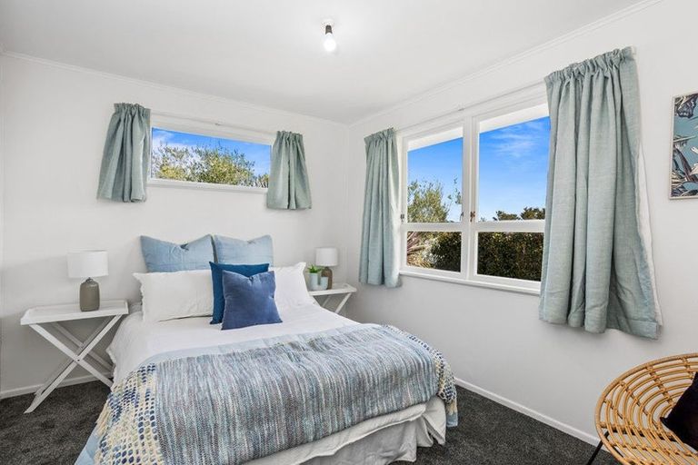 Photo of property in 11 Gatman Street, Birkdale, Auckland, 0626