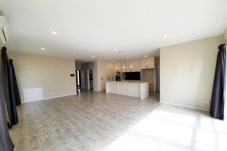 Photo of property in 11 Drumbuoy Drive, Flat Bush, Auckland, 2019