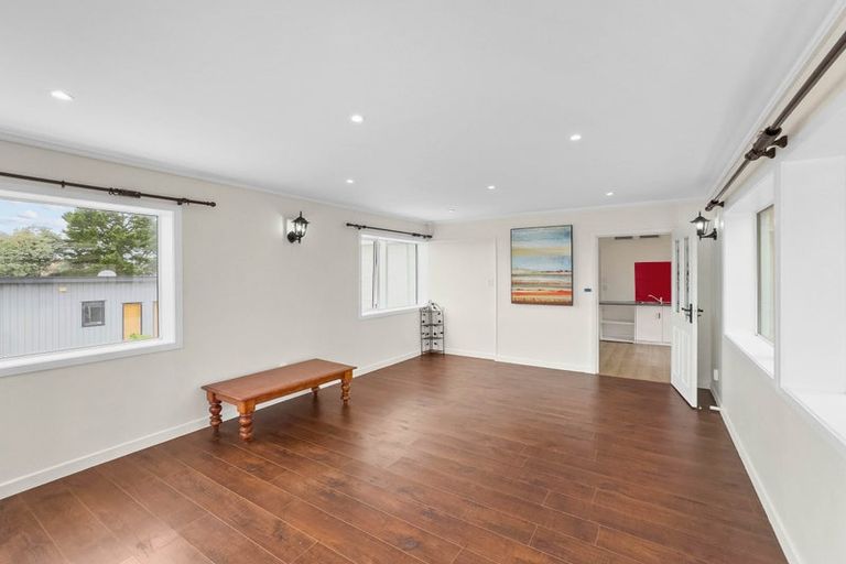 Photo of property in 73c East Coast Road, Castor Bay, Auckland, 0620