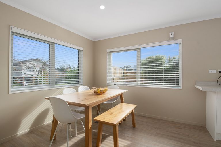 Photo of property in 16 Foundation Place, Glen Eden, Auckland, 0602