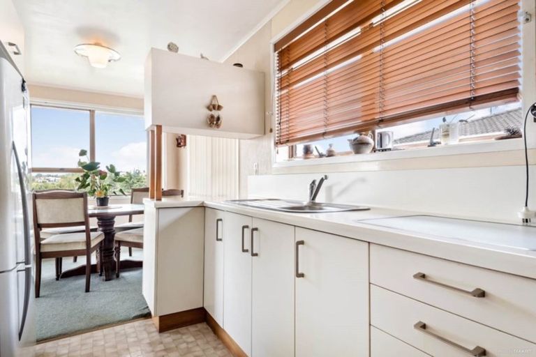 Photo of property in 133 Matipo Road, Te Atatu Peninsula, Auckland, 0610