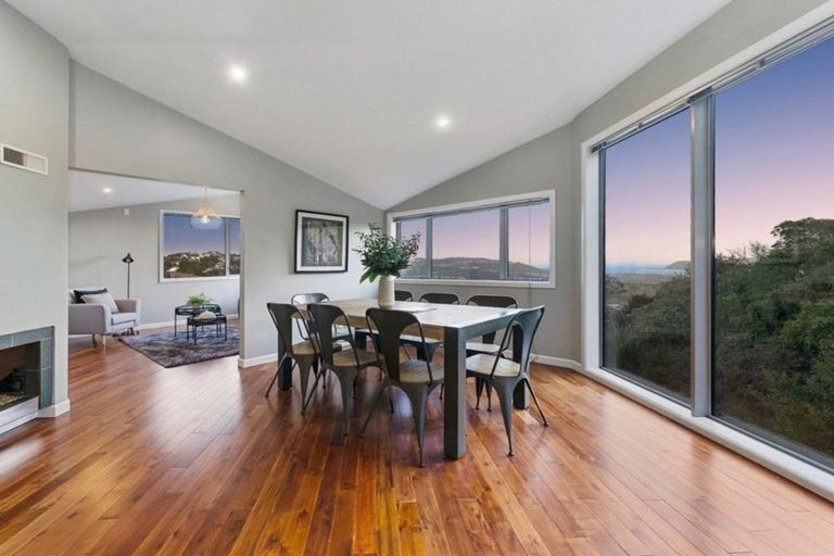 Photo of property in 9 Inverell Way, Seatoun, Wellington, 6022