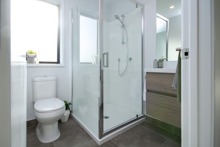 Photo of property in 11 Whati Lane, Henderson, Auckland, 0612