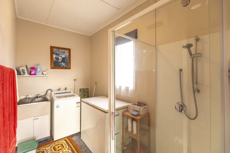 Photo of property in 16 Goodger Street, Waipukurau, 4200