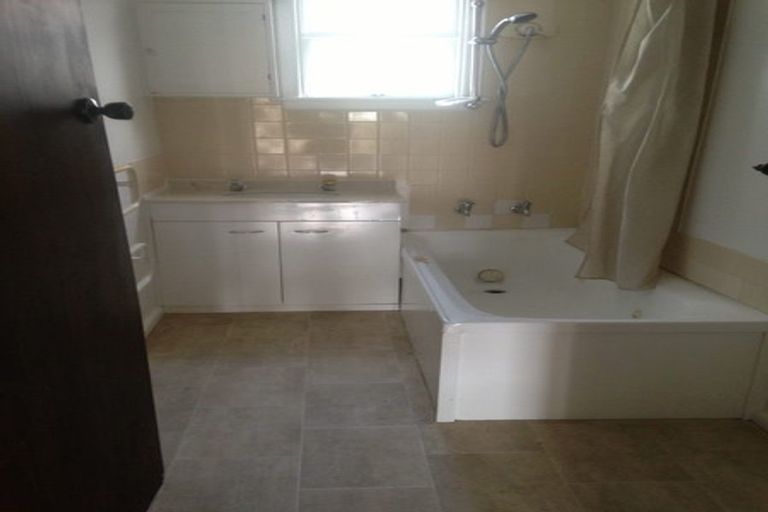 Photo of property in 129 Bristol Street, St Albans, Christchurch, 8014