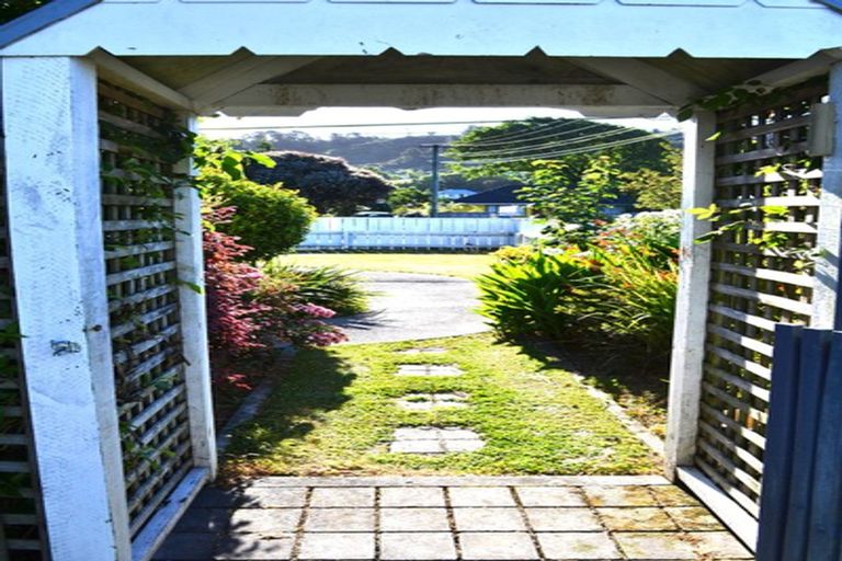 Photo of property in 1/1 Stokes Valley Road, Stokes Valley, Lower Hutt, 5019
