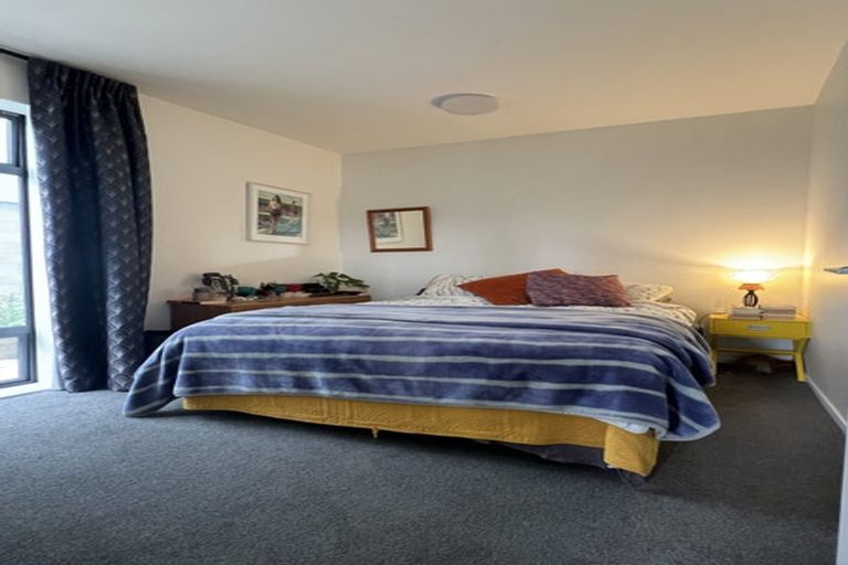 Photo of property in 65u1 Tiketike Way, Brooklyn, Wellington, 6021