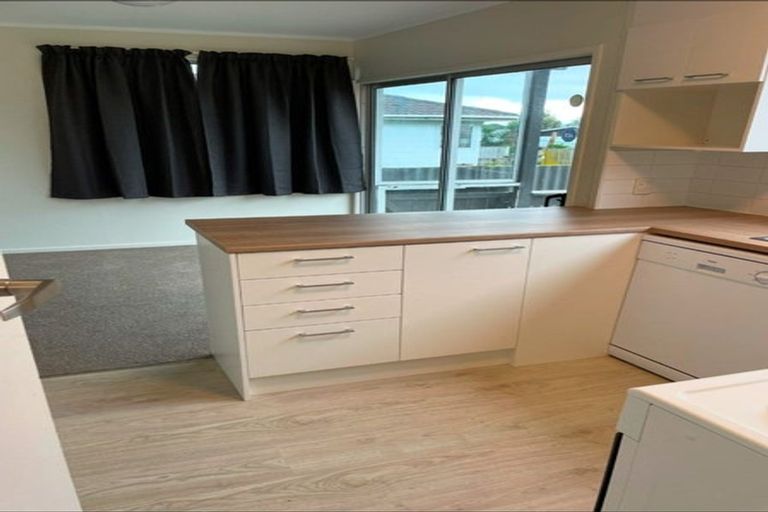 Photo of property in 20 Ewbank Place, Manurewa, Auckland, 2102