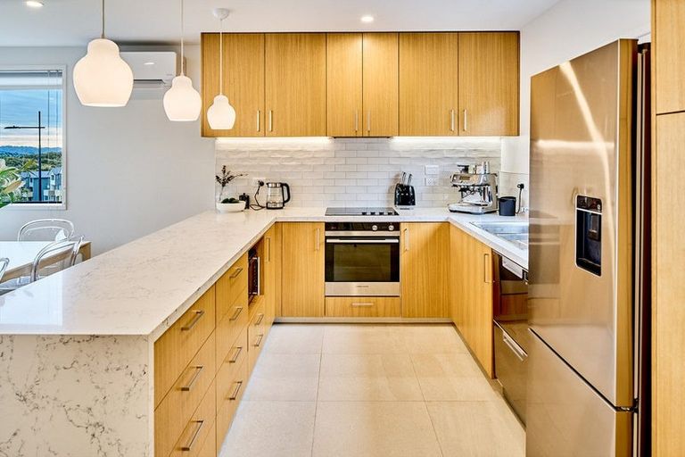 Photo of property in 33 Holystone Road, Whitby, Porirua, 5024