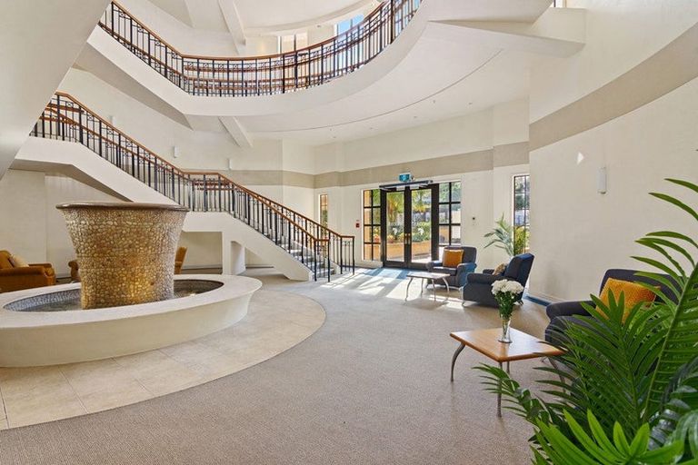 Photo of property in 2c/7-11 Bute Road, Browns Bay, Auckland, 0630