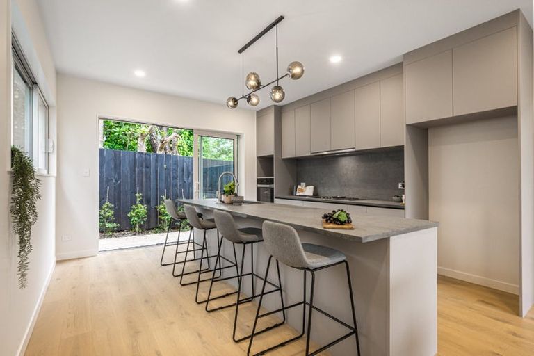 Photo of property in 55b Merriefield Avenue, Forrest Hill, Auckland, 0620