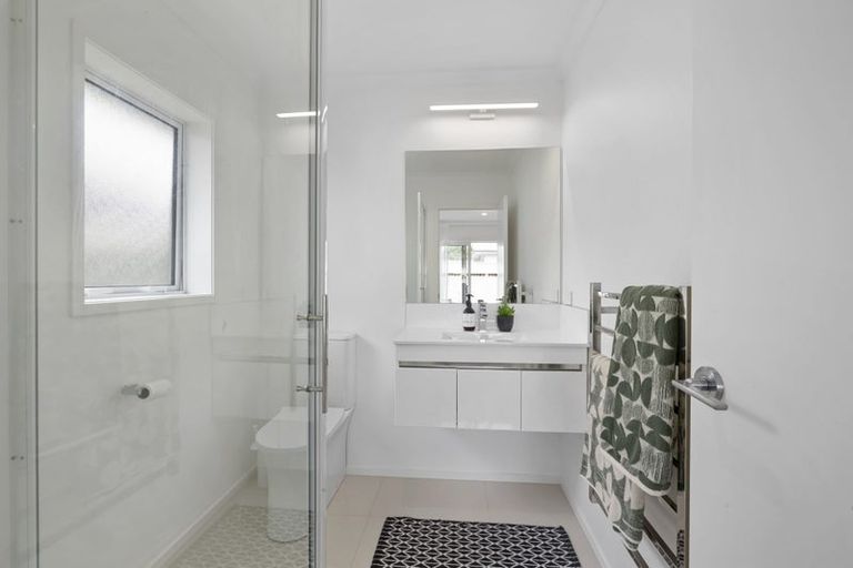 Photo of property in 6a Truby King Street, Merrilands, New Plymouth, 4312