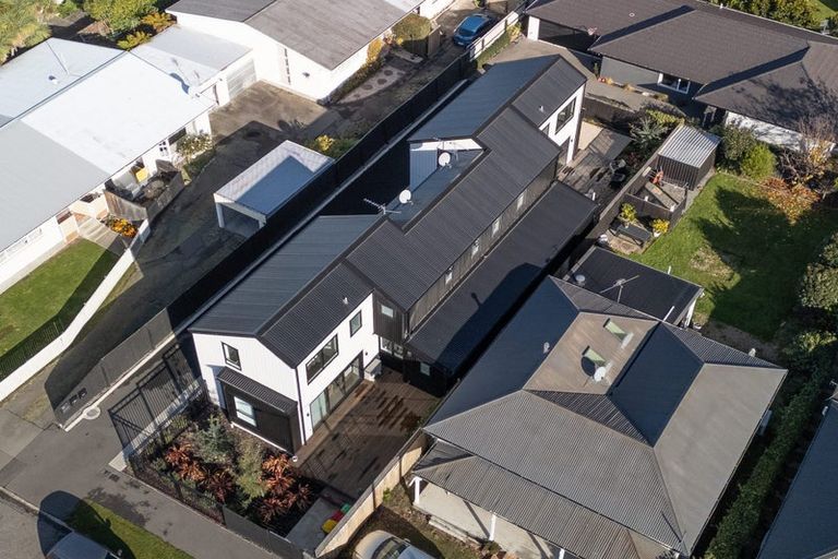Photo of property in 2/211 Springfield Road, St Albans, Christchurch, 8014
