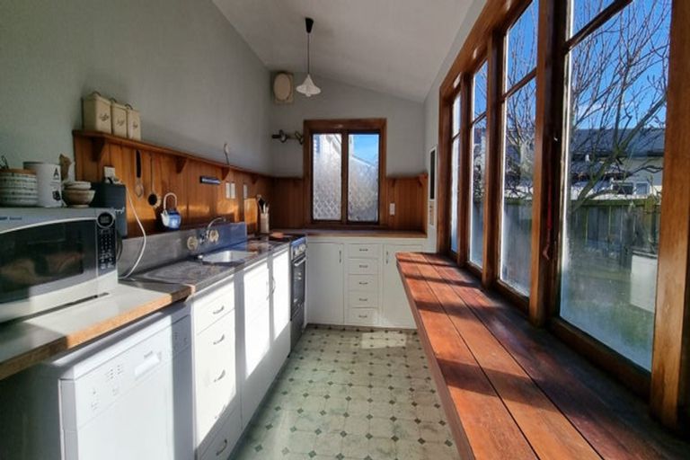 Photo of property in 41 Gresford Street, Edgeware, Christchurch, 8013