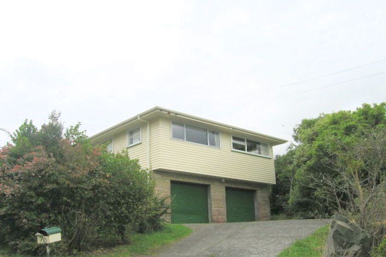 Photo of property in 70 Larsen Crescent, Tawa, Wellington, 5028