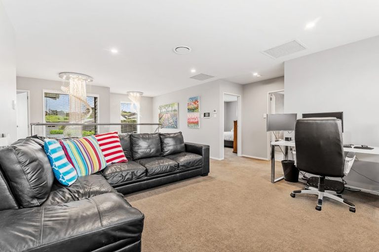 Photo of property in 2 Boocock Crescent, Orewa, 0931